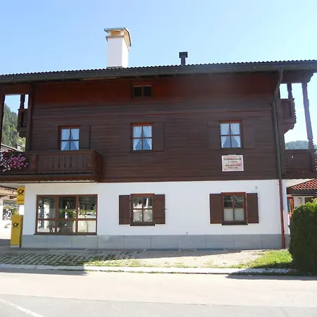 Gemuetliche Im Zentrum Von Reit im Winkl