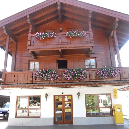 Gemuetliche Im Zentrum Von Reit im Winkl